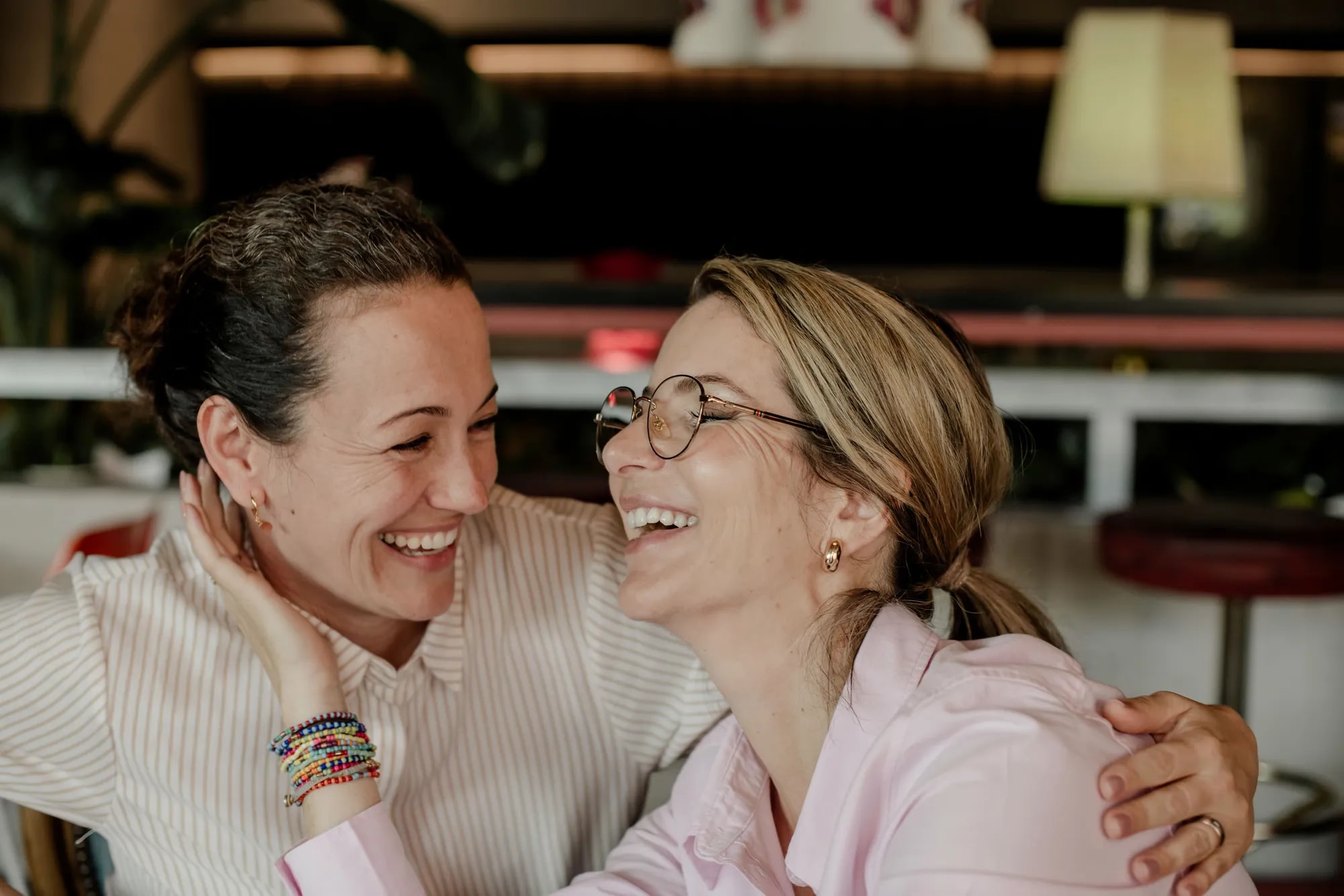 Annika Redlich & Andrea Borzatta (r.) setzen sich seit vielen Jahren gemeinsam mit allen Mitgliedern für Betroffene in der Schweiz ein.